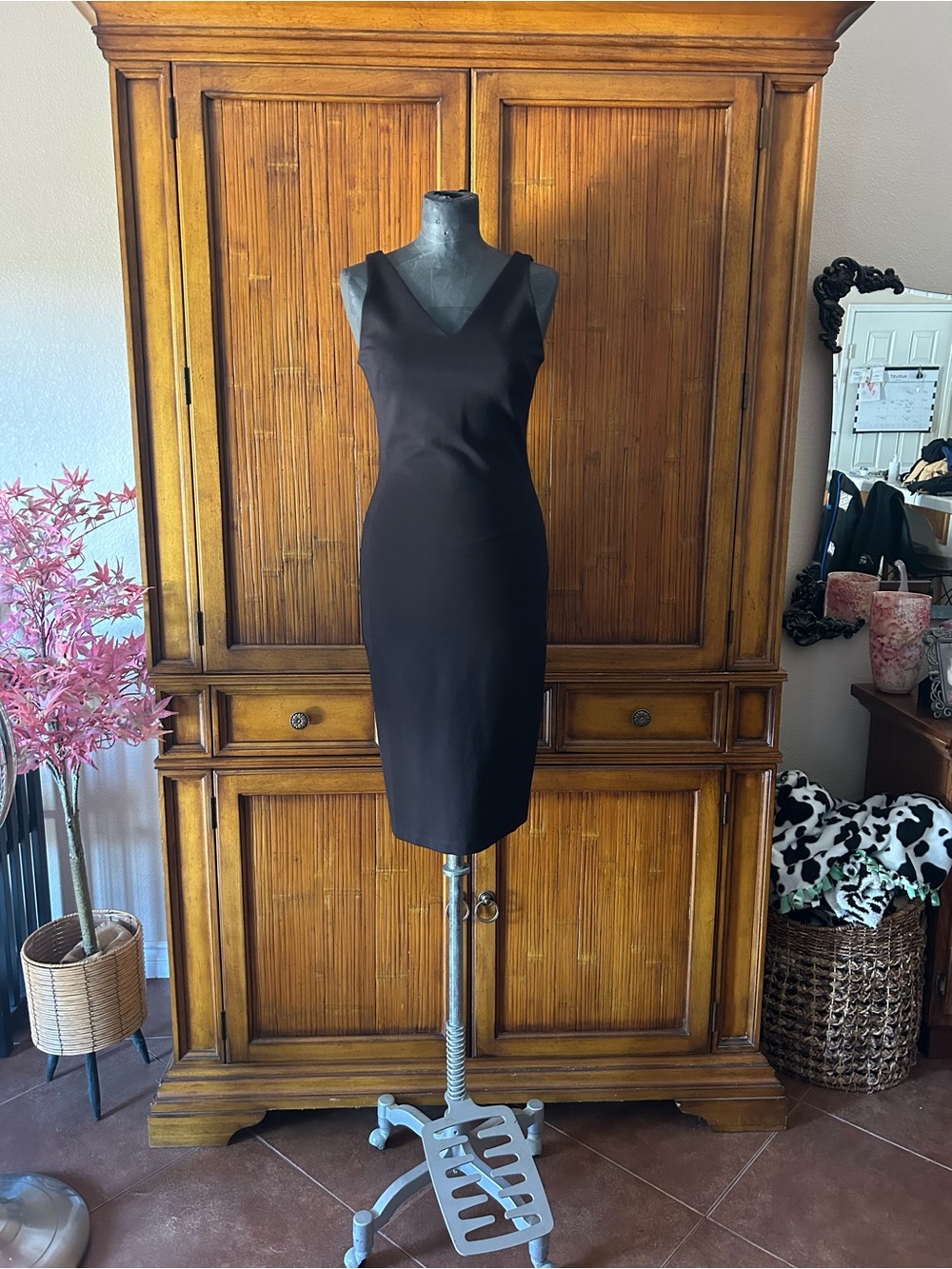 White House Black Market The Aura Collection Black Sheath Dress Size 0